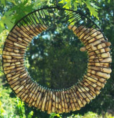 Peanut Ring Feeder Black or Red