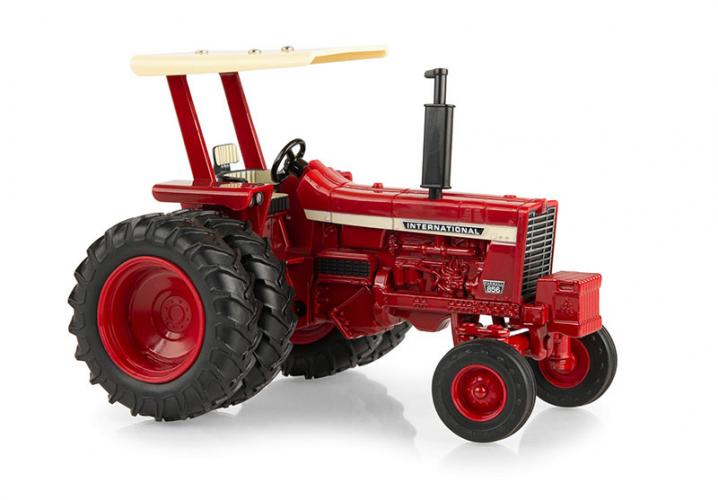 Farmall 856 Tractor with Duals